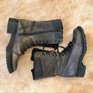 Fleece lined boots in grey with zip lace ups